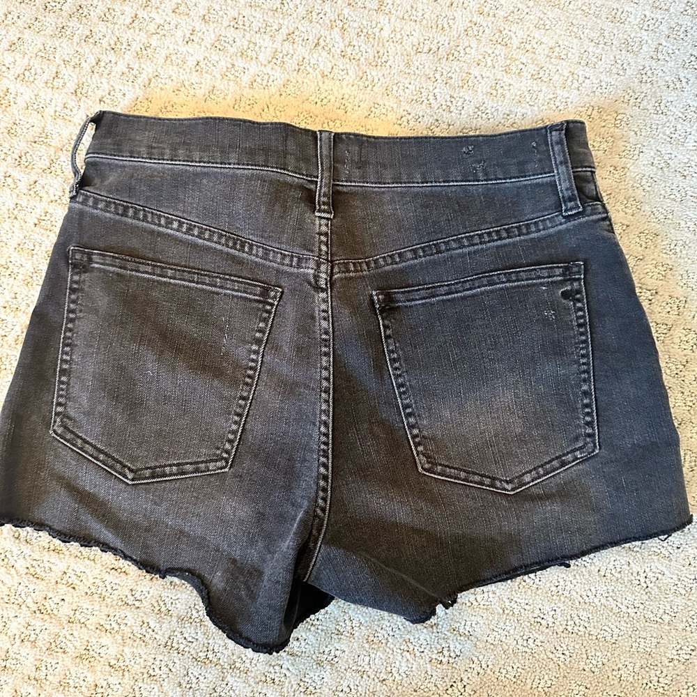 Sz 28 Madewell the Perfect Jean Short black washed distressed